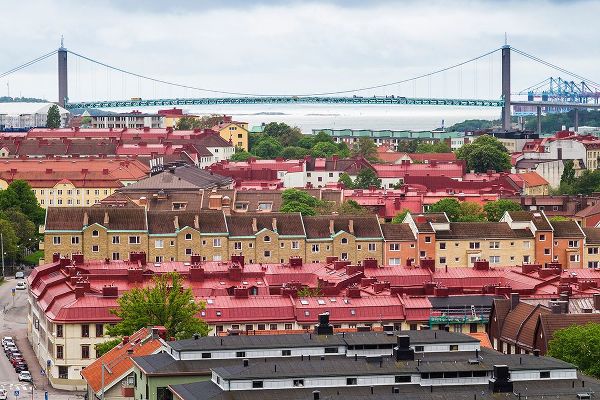 Bibikow, Walter 아티스트의 Sweden-Vastragotland and Bohuslan-Gothenburg-high angle view of the Alvsborgsbron bridge작품입니다.
